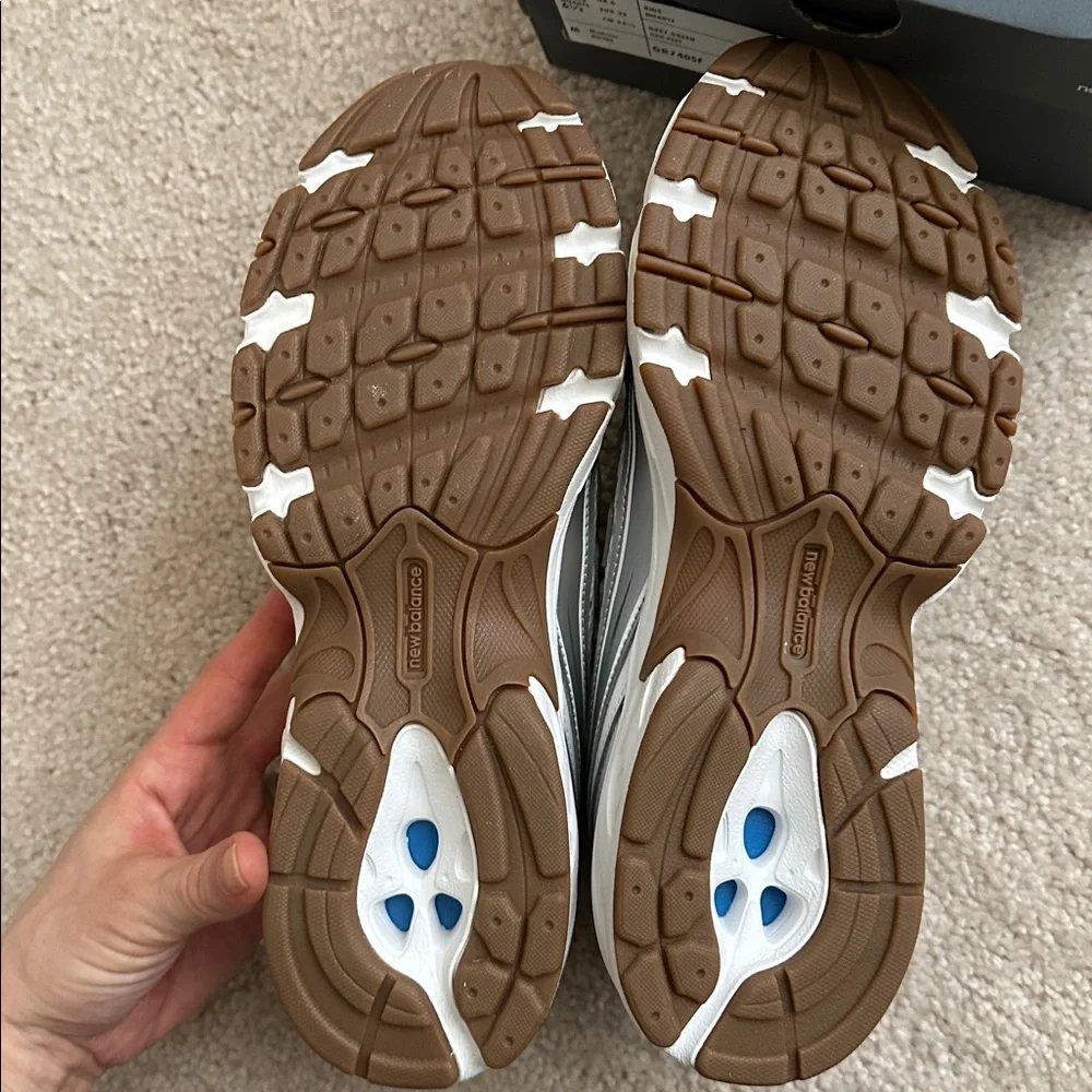 NWT New Balance 740 tennis shoes - Picture 4 of 6